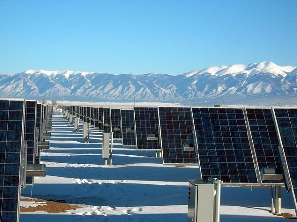 Quais são as vantagens das lâmpadas solares para paisagens